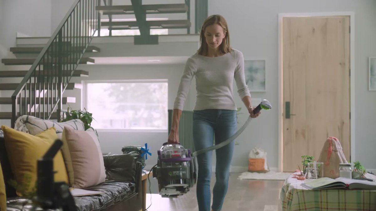 Bissell SpotClean Pet Pro - YouTube frame