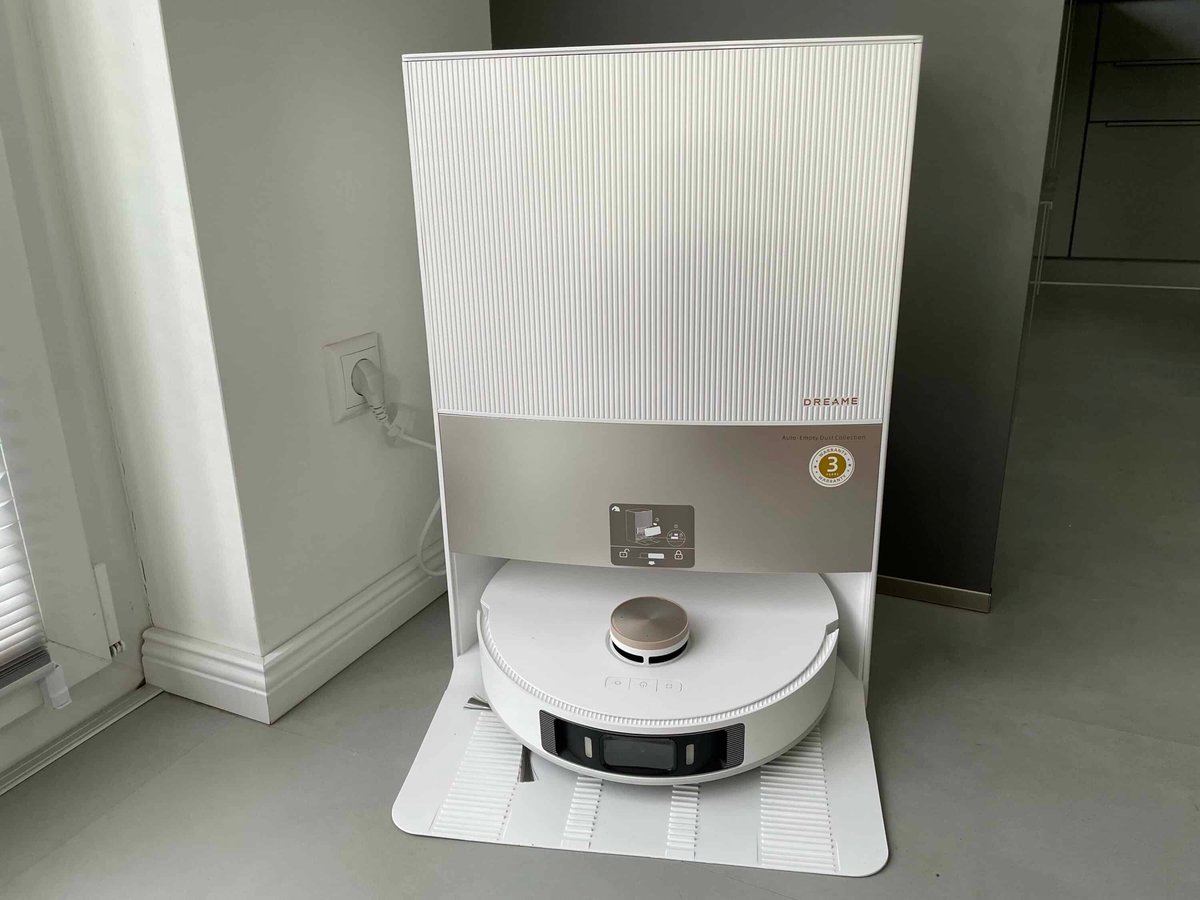 Dreame L20 Ultra robot vacuum and mop combo