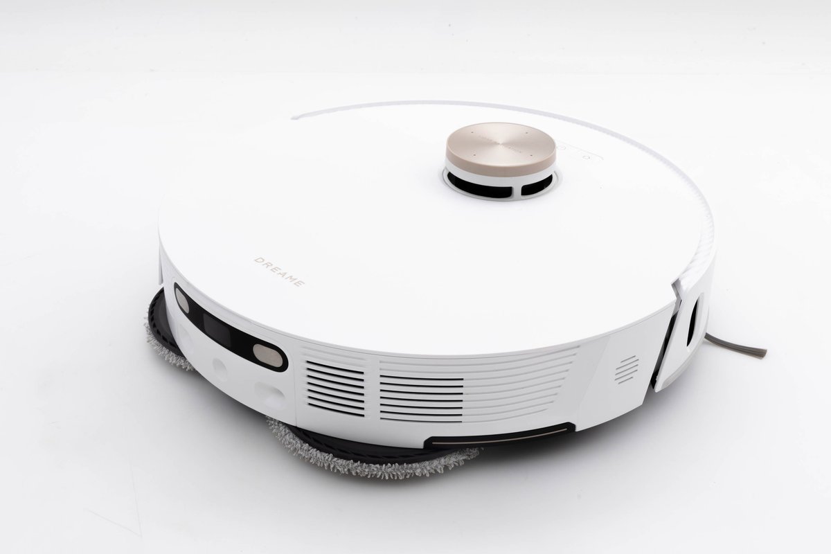 Dreame L20 Ultra robot vacuum and mop combo