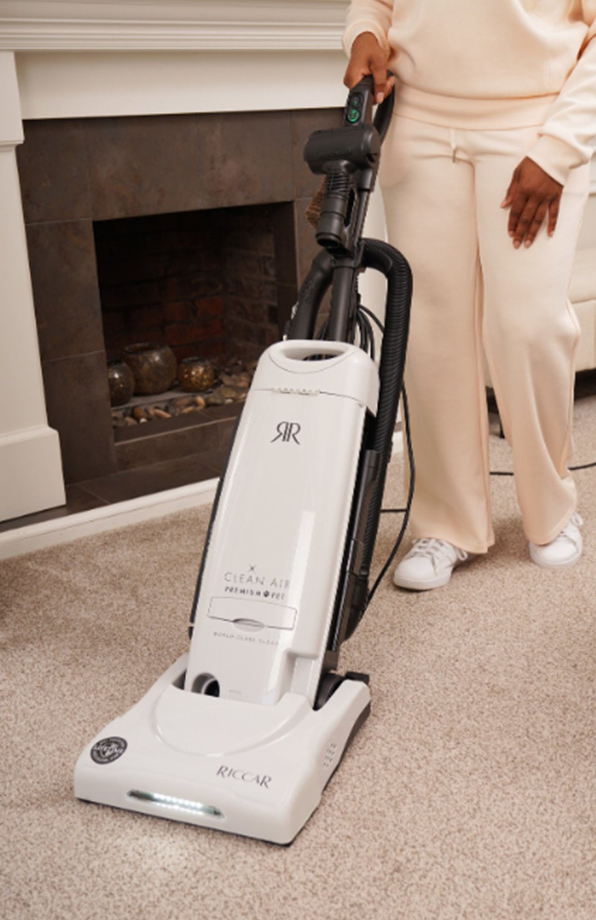 Riccar R25D Deluxe upright vacuum