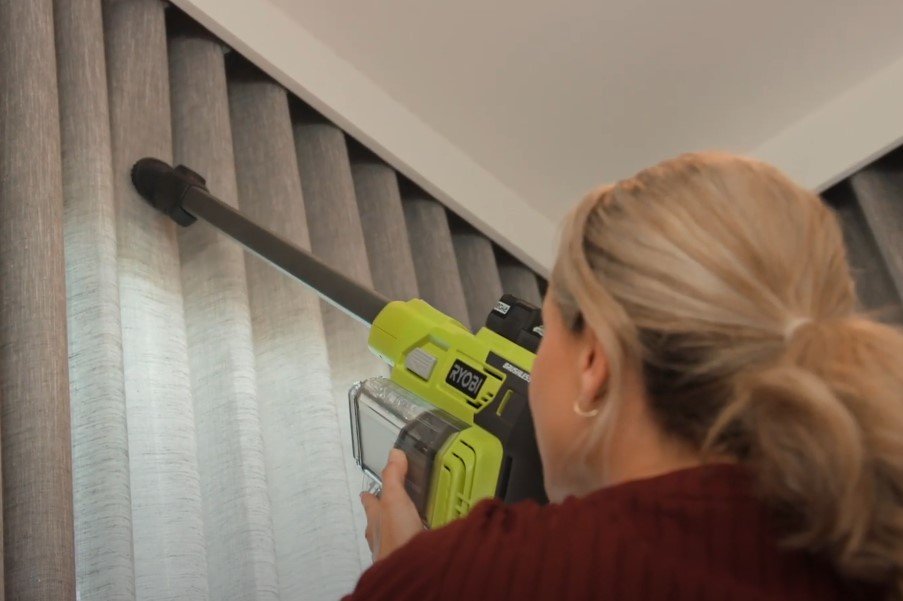 Ryobi 18v One Stick Vacuum cleaning curtains