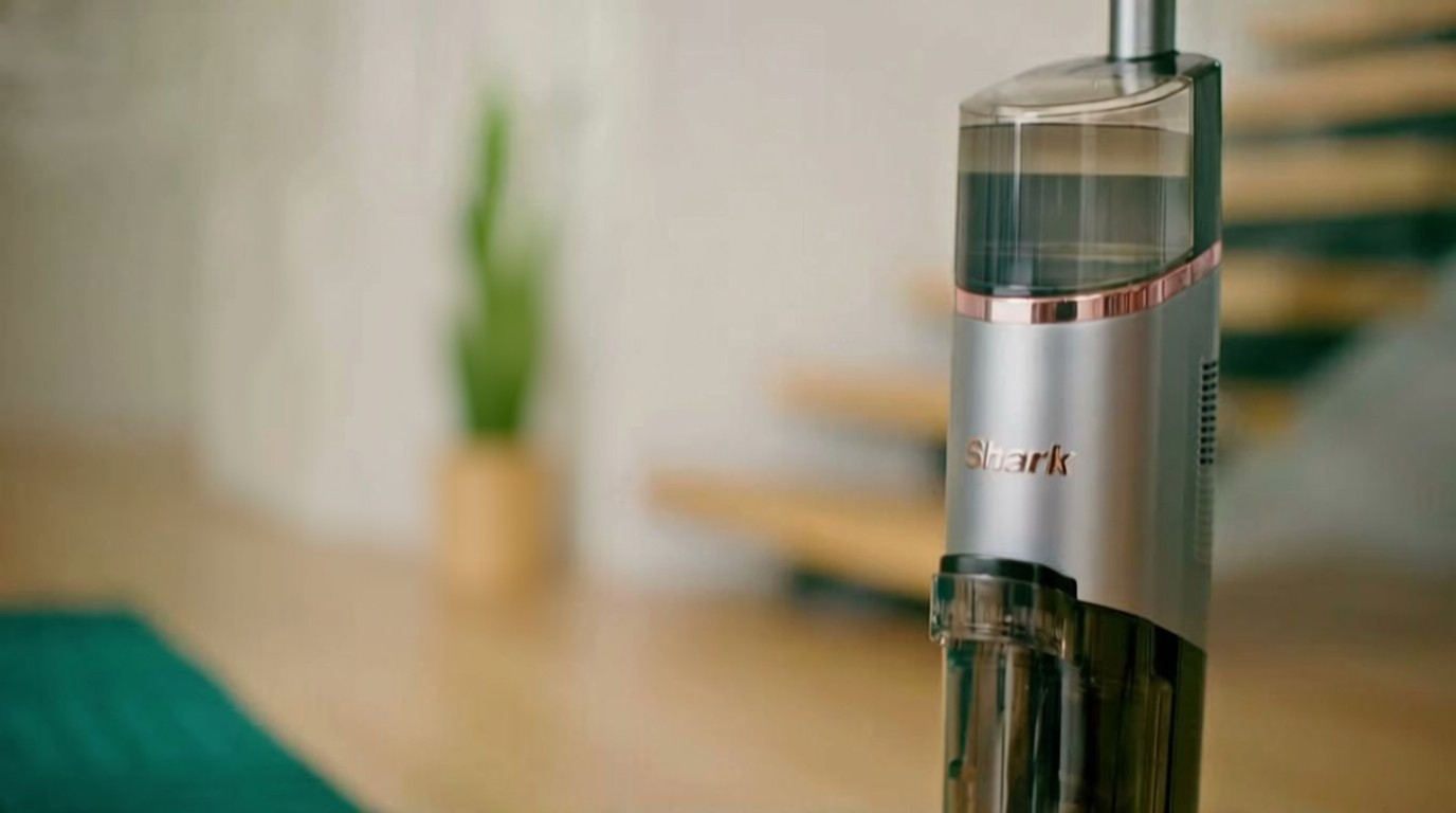 Shark HydroVac XL wet dry vacuum on hard floor