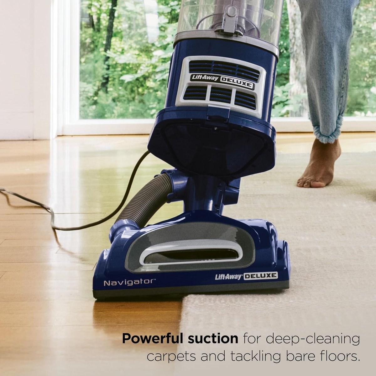 Shark Navigator Lift-Away Deluxe upright vacuum