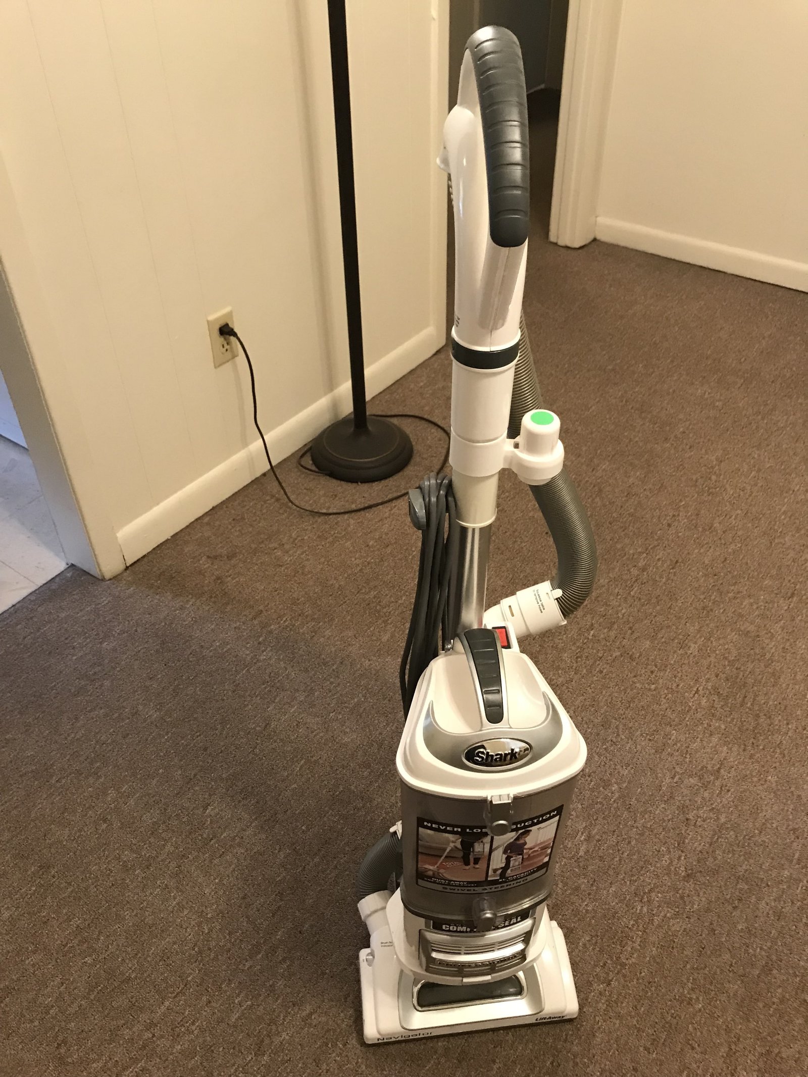 Shark Navigator Lift-Away Pro upright vacuum