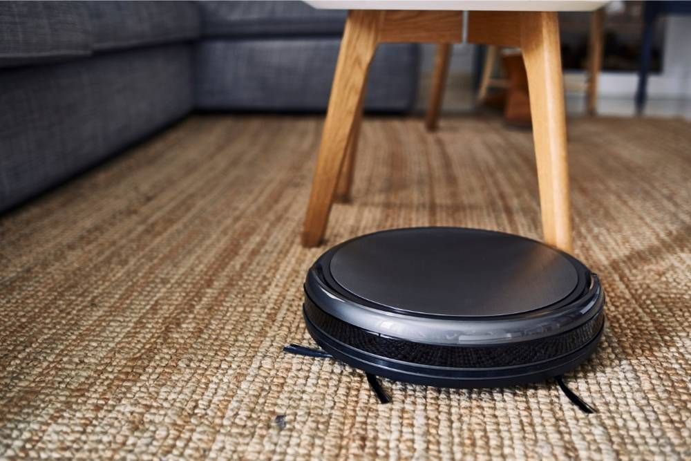 Robot Vacuum vs Regular Vacuum (2026): Do You Need Both?
