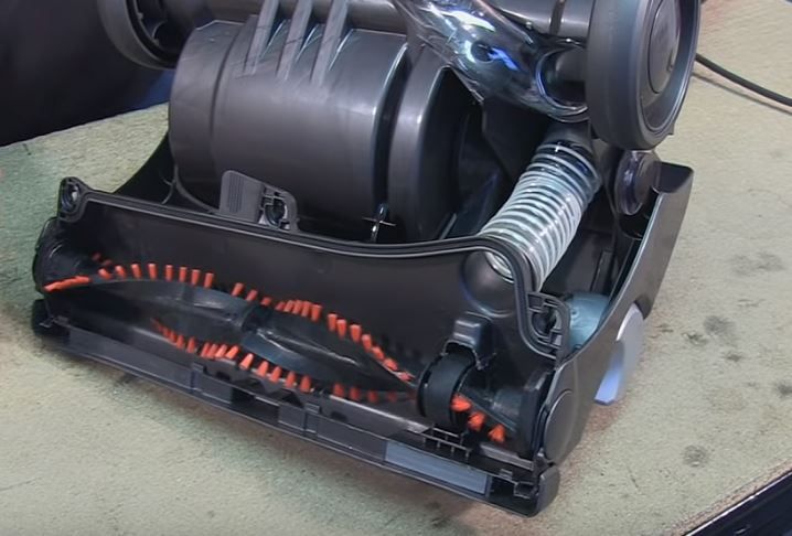 How to fix a vacuum brush roll that's not spinning